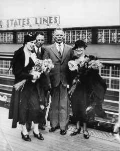 William E. Dodd con la famiglia all'arrivo ad Amburgo William E. Dodd con la famiglia all'arrivo ad Amburgo